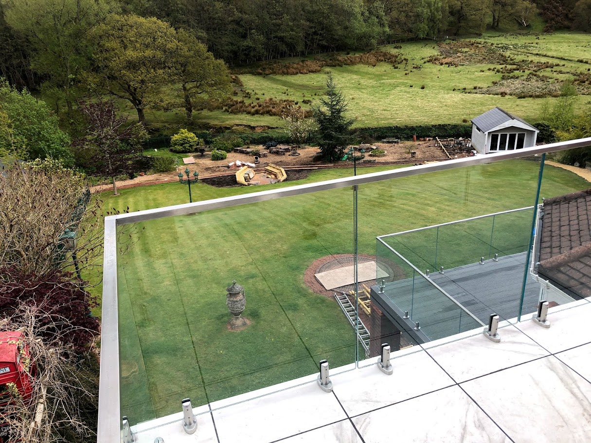 Spigot Glass Balustrade Systems installed by Manchester Balustrades — photo 2