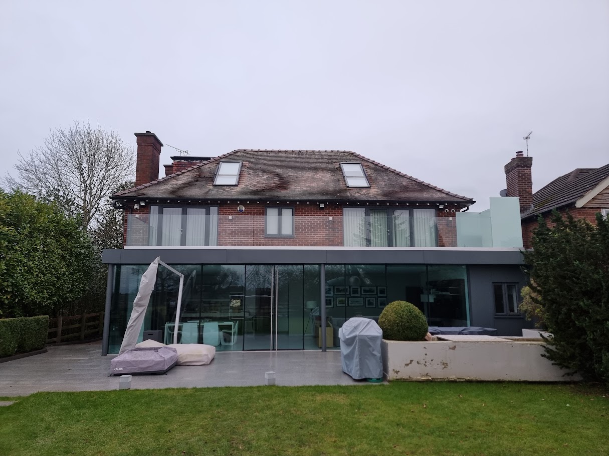 A frameless glass roof terrace in Alderley Edge — Manchester Balustrades installation