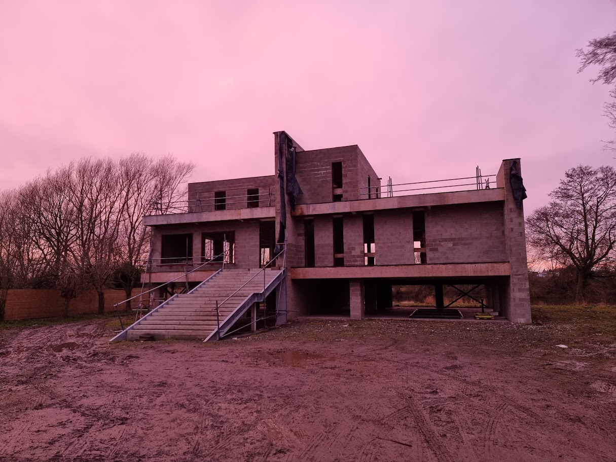 A riverside terrace project in Chester — further view of the completed installation
