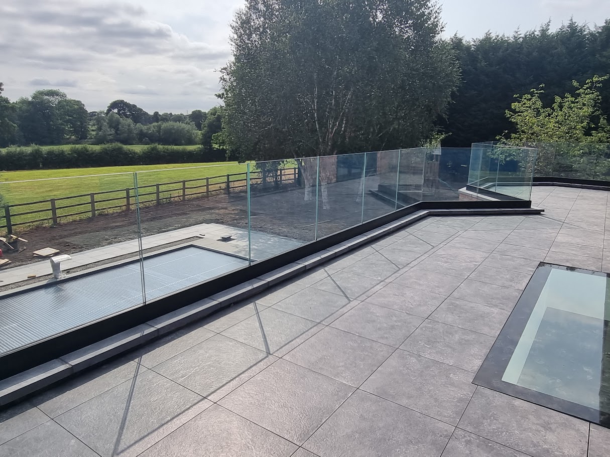A frameless roof terrace and balcony in Lower Peover — further view of the completed installation