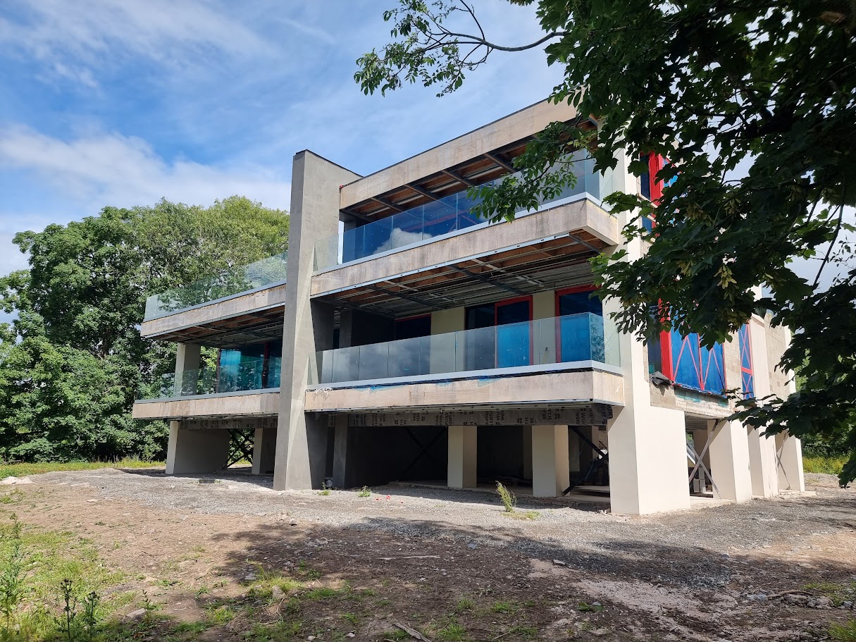 A riverside terrace project in Chester — further view of the completed installation