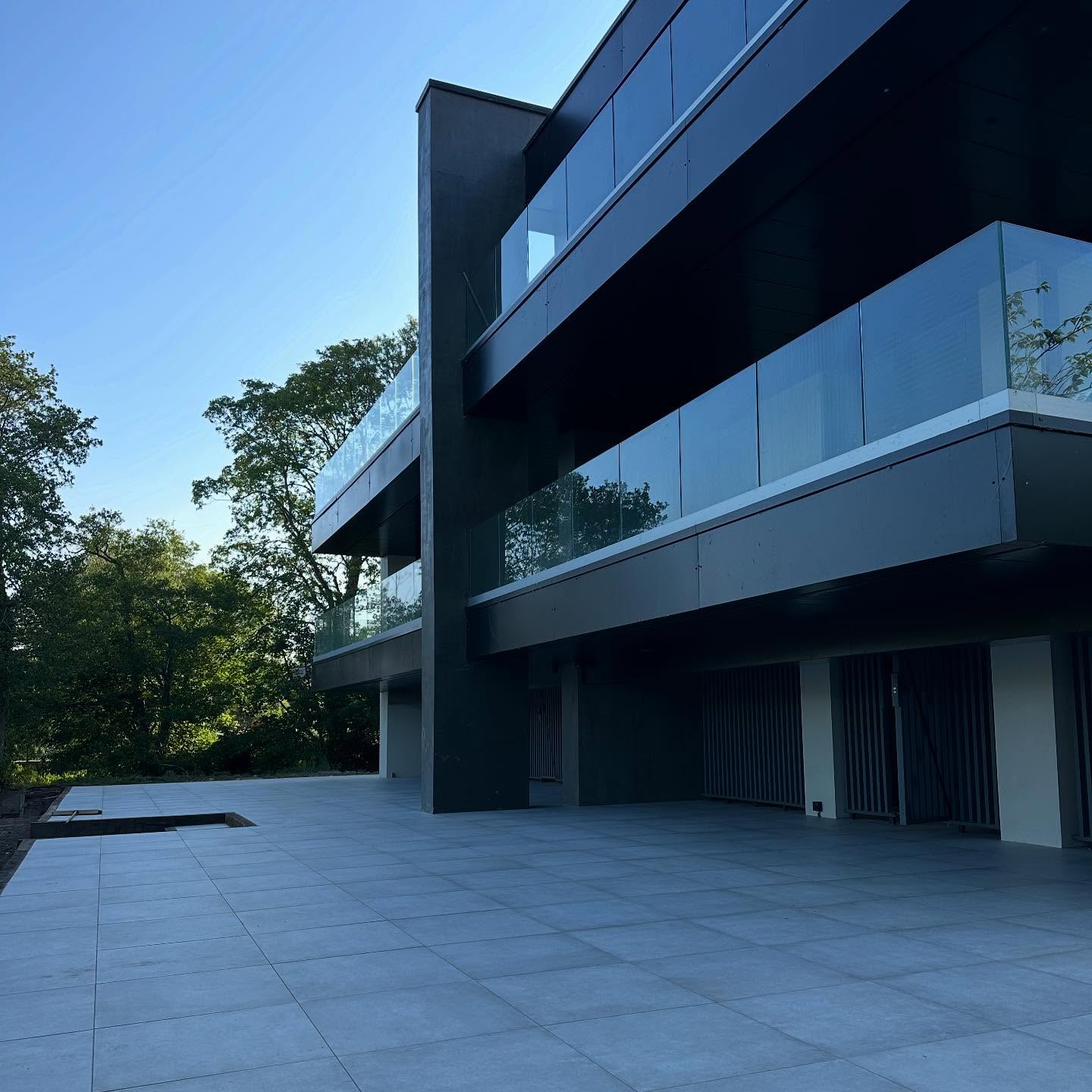 A riverside terrace project in Chester — further view of the completed installation