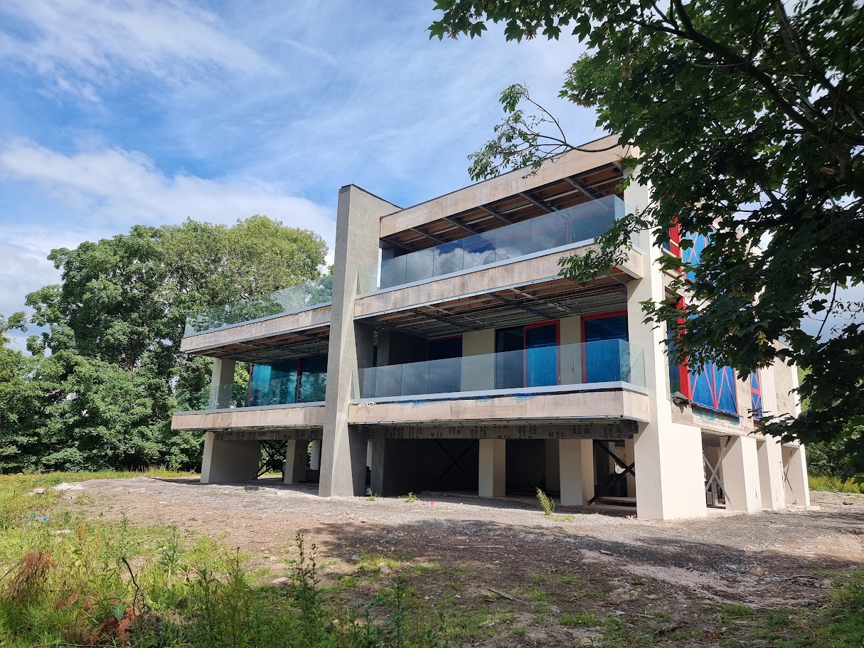 A riverside terrace project in Chester — further view of the completed installation