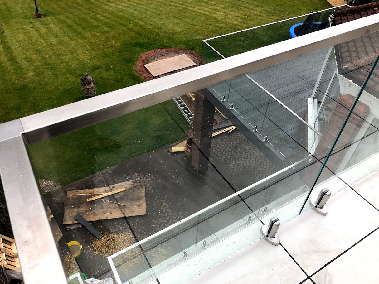 Spigot Glass Balustrade Systems installed by Manchester Balustrades — photo 4