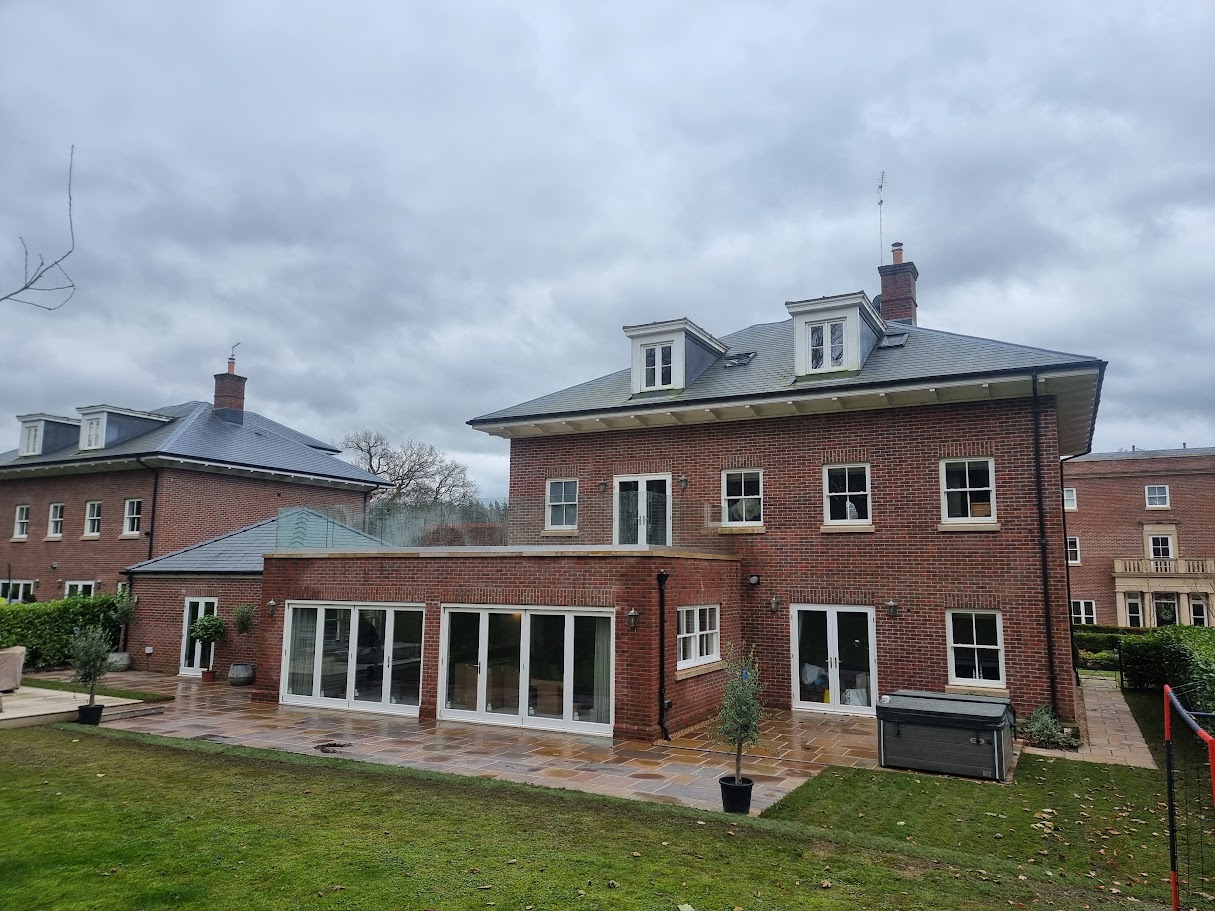 A frameless glass roof terrace in Nether Alderley — further view of the completed installation