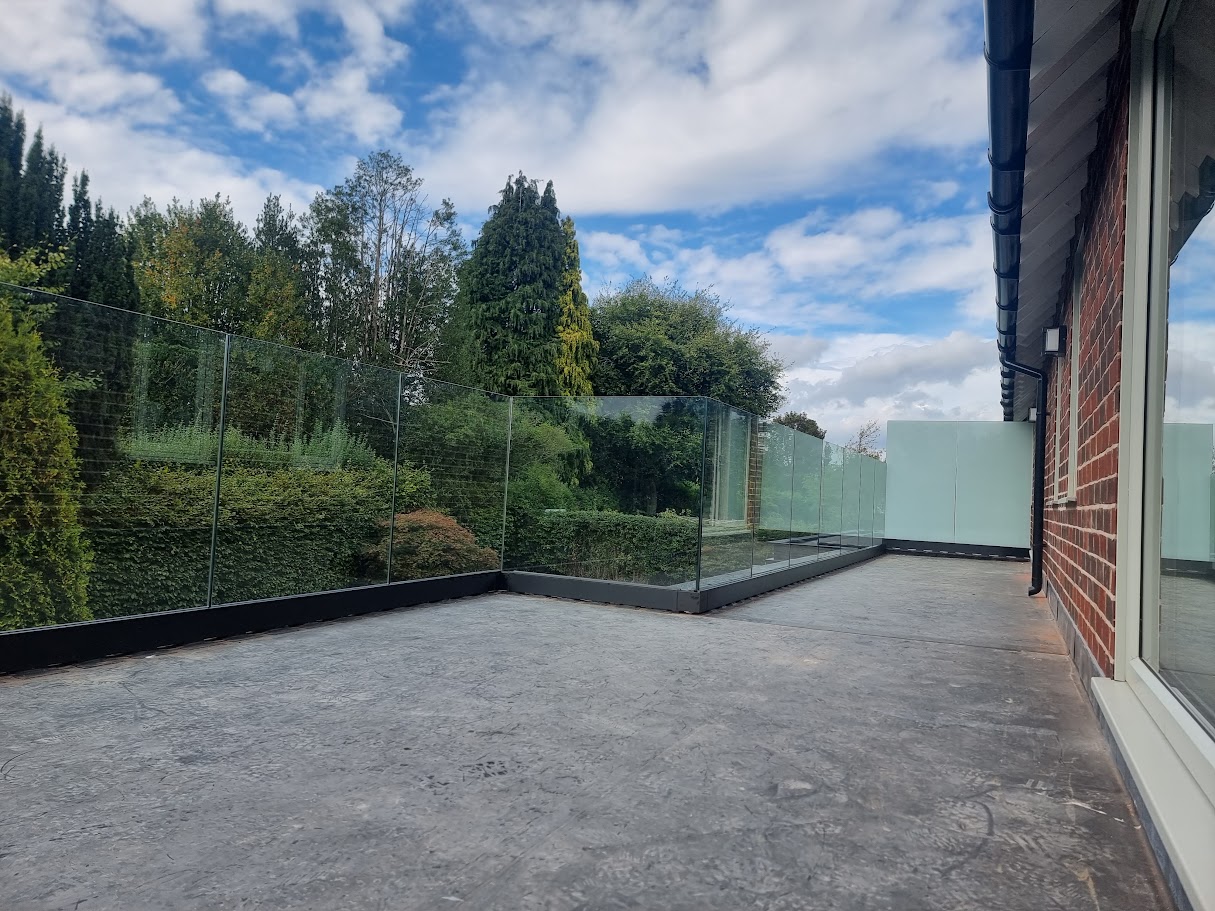A frameless glass roof terrace in Wilmslow — further view of the completed installation