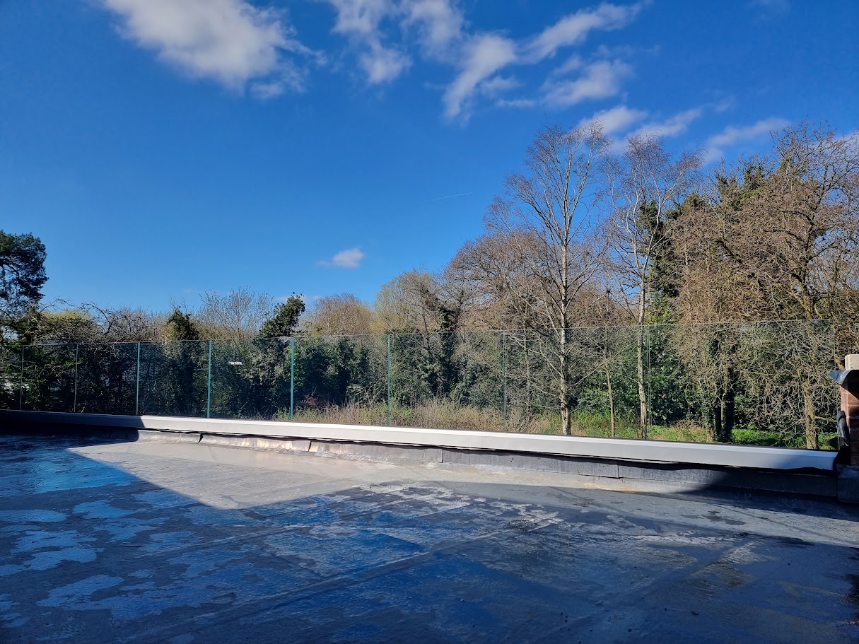 A frameless glass roof terrace in Woodford — further view of the completed installation