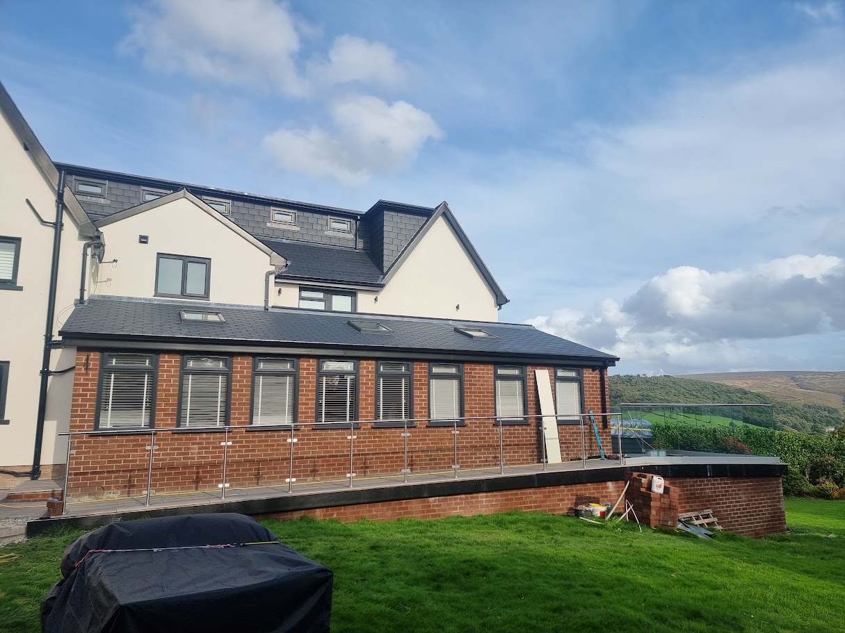 A glass garden terrace in Glossop — further view of the completed installation