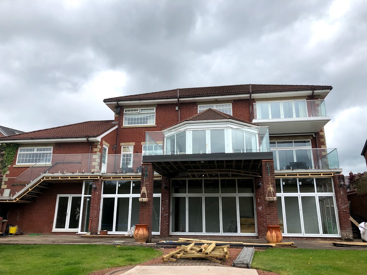A spigot glass roof terrace in the Cheshire countryside — further view of the completed installation