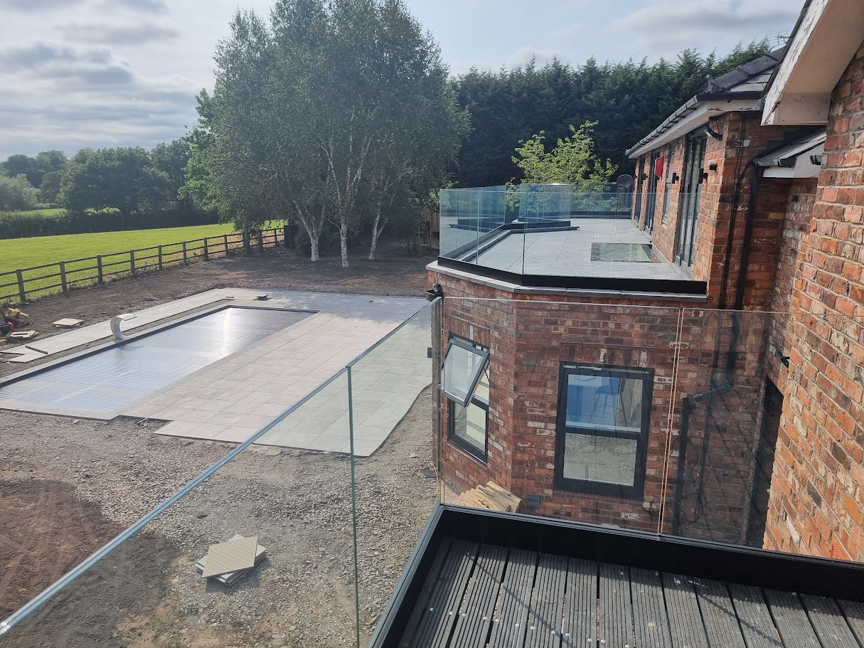 A frameless roof terrace and balcony in Lower Peover — further view of the completed installation