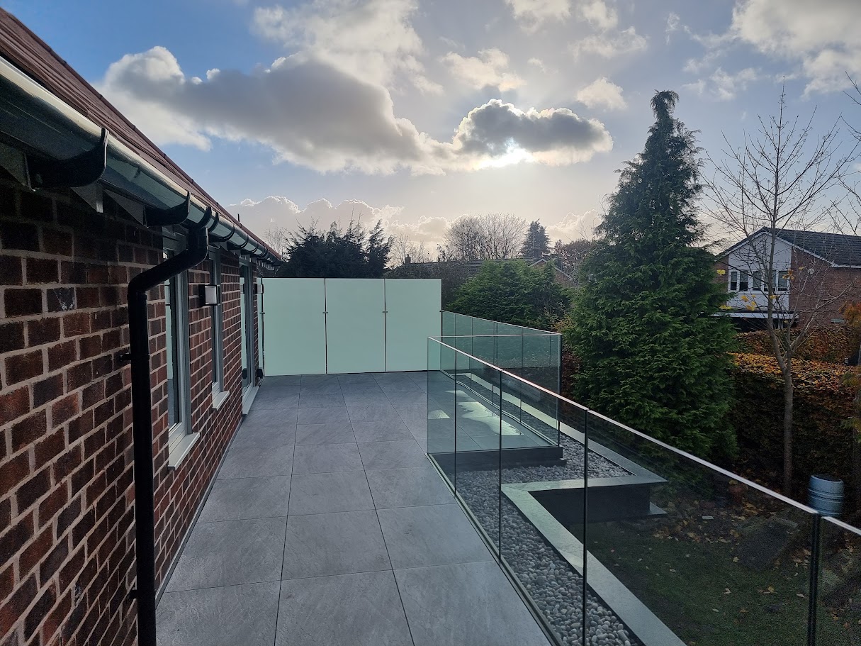 A frameless glass roof terrace in Wilmslow — further view of the completed installation